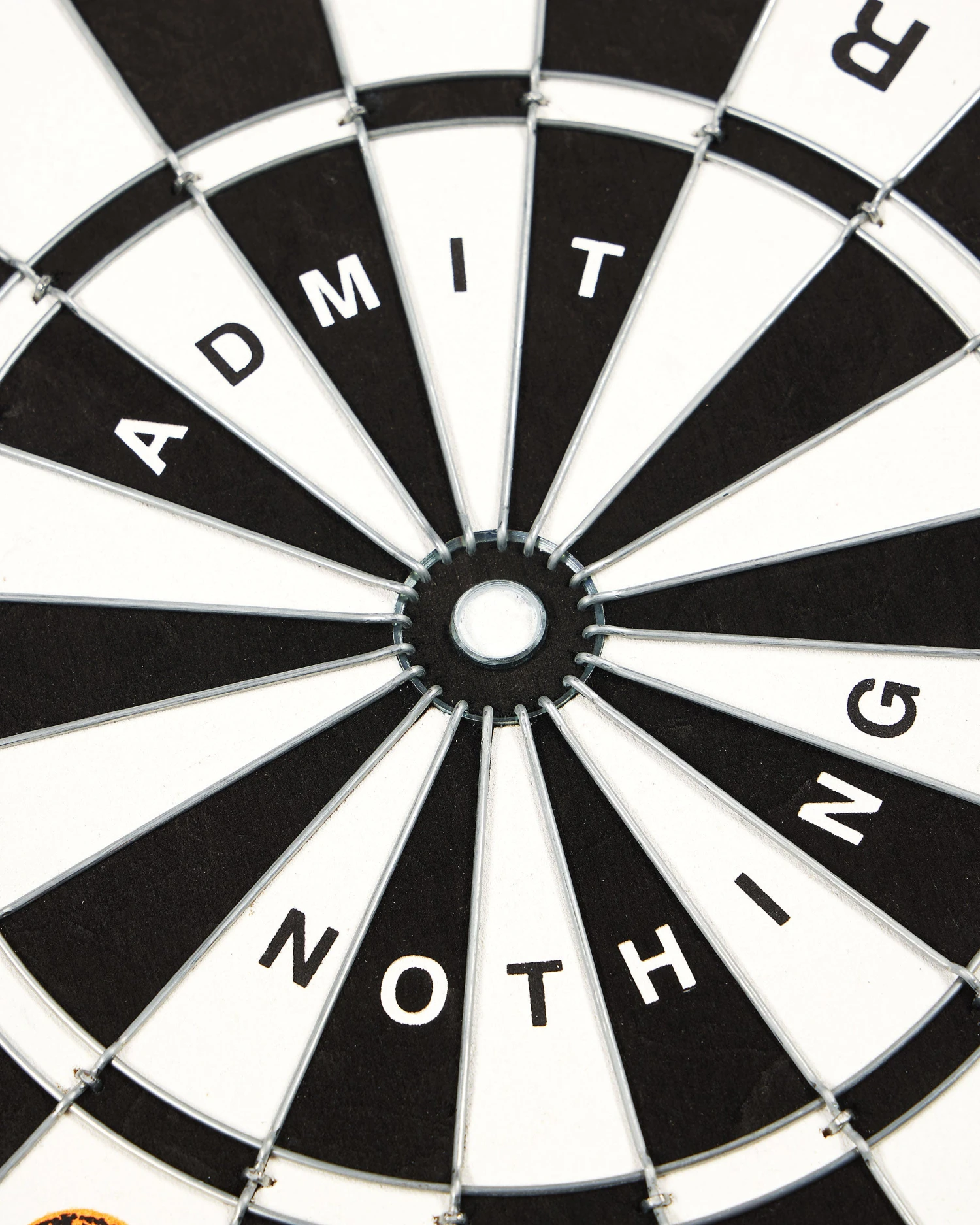 Weekend Offender Dartboard Black 2 Weekend Offender Dartboard Black - Image 2