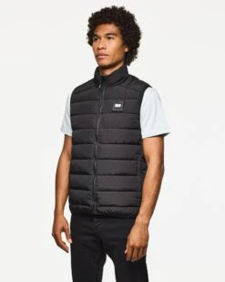 Weekend Offender Gacha Padded Gilet Black -Weekend Offender JK3A04 GACHA BLACK 3965 MODEL