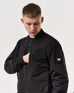 Weekend Offender Hulopoe Bomber Jacket Black -Weekend Offender JKSS2423 HULOPOE BLACK 6468 MODEL