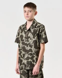 Weekend Offender Kids Monuriki Camo Shirt Castle Green Rain Camo 8 Weekend Offender Kids Monuriki Camo Shirt Castle Green Rain Camo -Weekend Offender KIDSSHSS2404 MONURIKI CAMO CASTLE GREEN7686