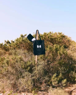 Weekend Offender Perryman Tote Bag Black -Weekend Offender LEO IBIZA SS25 PERRYMAN LEAD IMAGE