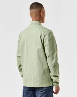 Weekend Offender Formella Over-Shirt Pale Moss Green -Weekend Offender OSSS2402 FORMELLA PALE MOSS 4067 MODEL