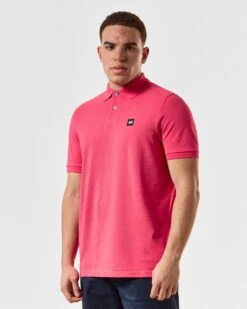 Weekend Offender Caneiros Polo Shirt Anthurium Pink -Weekend Offender POSS2401 CANEIROS ANTHURIUM 5454 MODEL