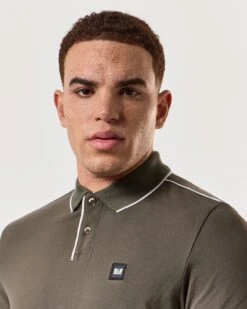 Weekend Offender Astola Polo Shirt Castle Green -Weekend Offender POSS2402 ASTOLA CASTLE GREEN 5053 MODEL