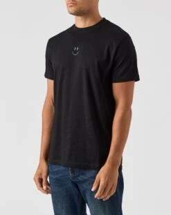 Weekend Offender Smile Graphic T-Shirt Black -Weekend Offender PTAW2313 SMILE BLACK 0335 MODEL