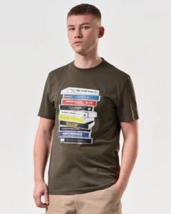 Weekend Offender Cassettes Graphic T-Shirt Castle Green -Weekend Offender PTSS2424 CASSSETS CASTLE GREEN 5819 MODEL
