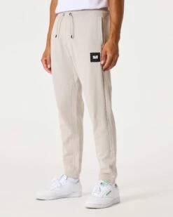 Weekend Offender New York Tracksuit Pumice -Weekend Offender SUAW22 01 NEW YORK PUMICE MODEL 1656
