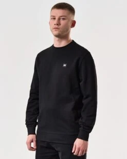 Weekend Offender Ferrer Sweatshirt Black -Weekend Offender SWSS2402 FERRER BLACK 6344 MODEL