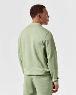Weekend Offender Ferrer Sweatshirt Pale Moss Green -Weekend Offender SWSS2402 FERRER PALE MOSS 5402 MODEL