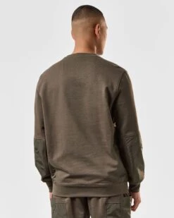 Weekend Offender Sirenko Pocket Sweatshirt Castle Green -Weekend Offender SWSS2410 SIRENKO CASTLE GREEN 3815 MODEL