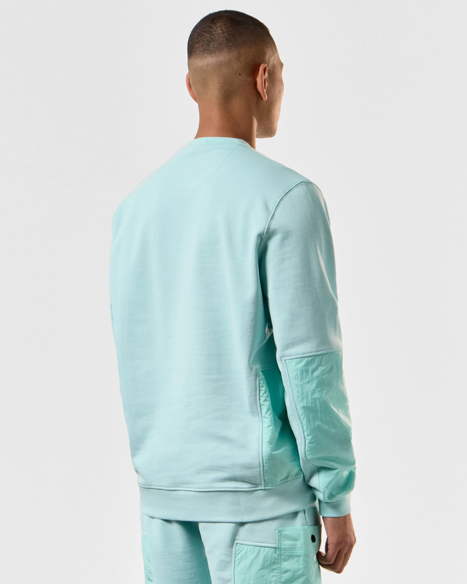 Weekend Offender Sirenko Pocket Sweatshirt Celeste Green 4 Weekend Offender Sirenko Pocket Sweatshirt Celeste Green - Image 4