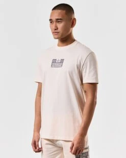 Weekend Offender Dygas T-Shirt Alabaster -Weekend Offender TSS2406 DYGAS ALABASTER 4519 MODEL