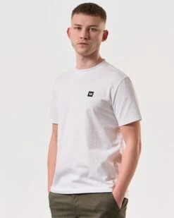 Weekend Offender Cannon Beach T-Shirt White -Weekend Offender TSSS2401 CANNON BEACH WHITE 6393 MODEL