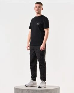 Weekend Offender Koekohe T-Shirt Black -Weekend Offender TSSS2414 KOEKOHE BLACK 5939 MODEL