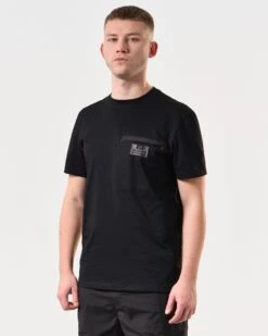 Weekend Offender Koekohe T-Shirt Black -Weekend Offender TSSS2414 KOEKOHE BLACK 5944 MODEL
