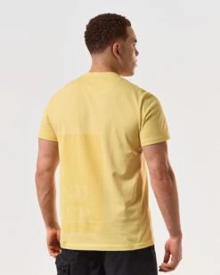Weekend Offender Ryan T-Shirt Butter Yellow -Weekend Offender TSSS2417 RYAN BUTTER 5227 MODEL