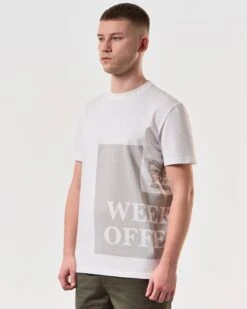Weekend Offender Ryan T-Shirt White -Weekend Offender TSSS2417 RYAN WHITE 6382 MODEL
