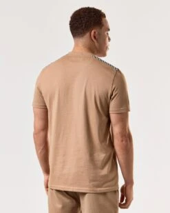 Weekend Offender Diaz T-Shirt Cognac Brown 9 Weekend Offender Diaz T-Shirt Cognac Brown -Weekend Offender TSSS2420 DIAZ COGNAC 4971 MODEL