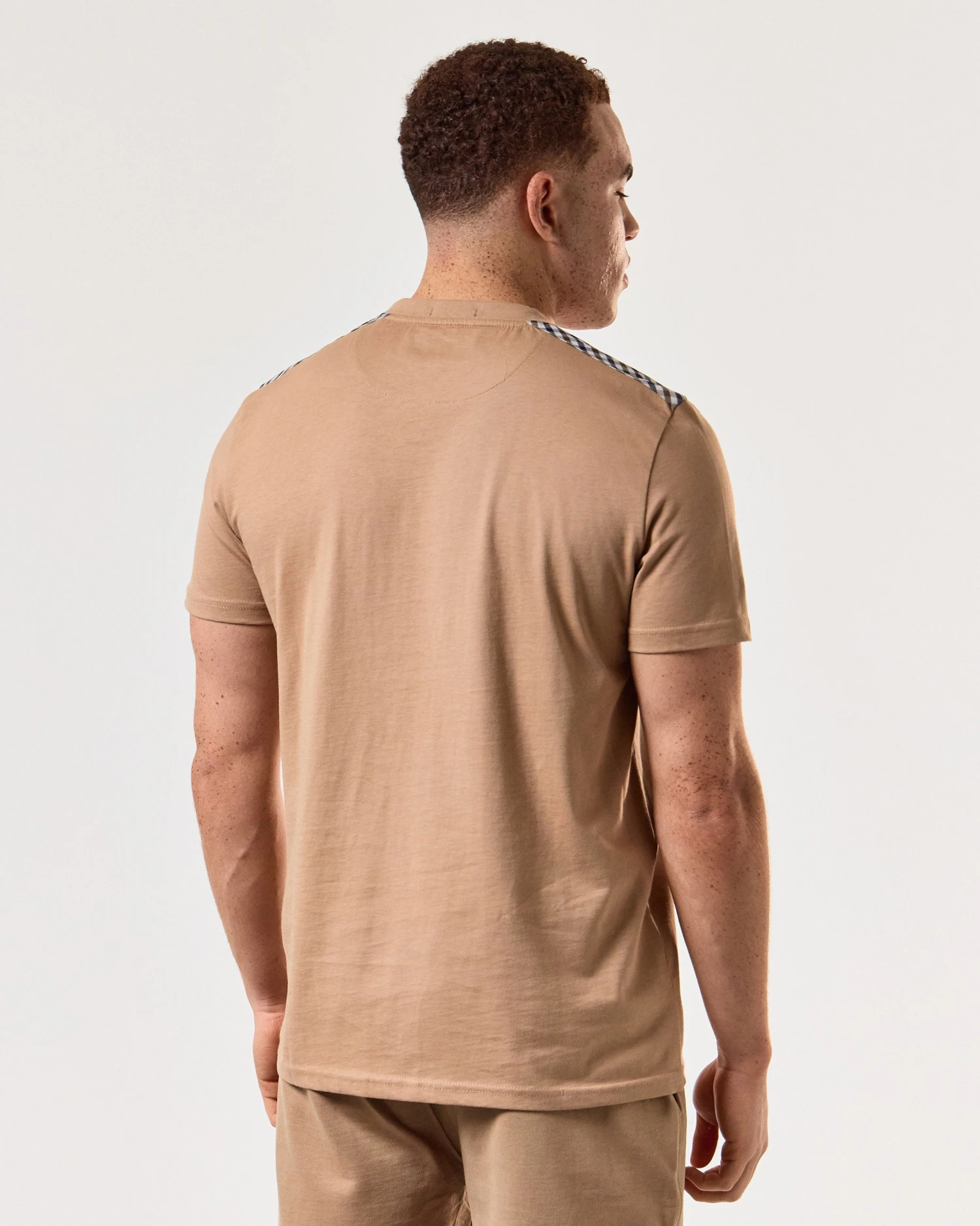 Weekend Offender Diaz T-Shirt Cognac Brown 4 Weekend Offender Diaz T-Shirt Cognac Brown - Image 4