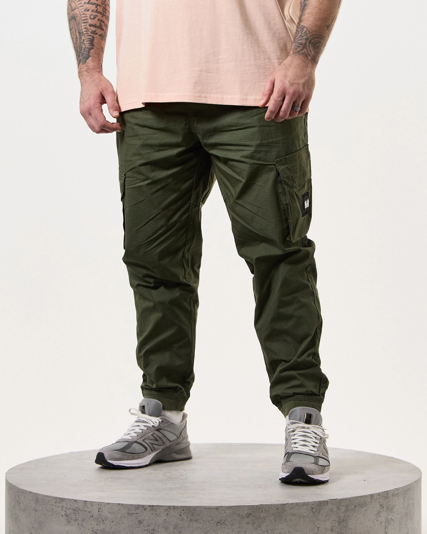 Weekend Offender Pianemo Cargo Pants Dark Green - Plus Size 2 Weekend Offender Pianemo Cargo Pants Dark Green - Plus Size - Image 2